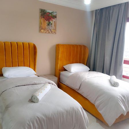 Nouveau Appartement Au Plein Centre-Ville En Face Hilton Tanger Exteriör bild