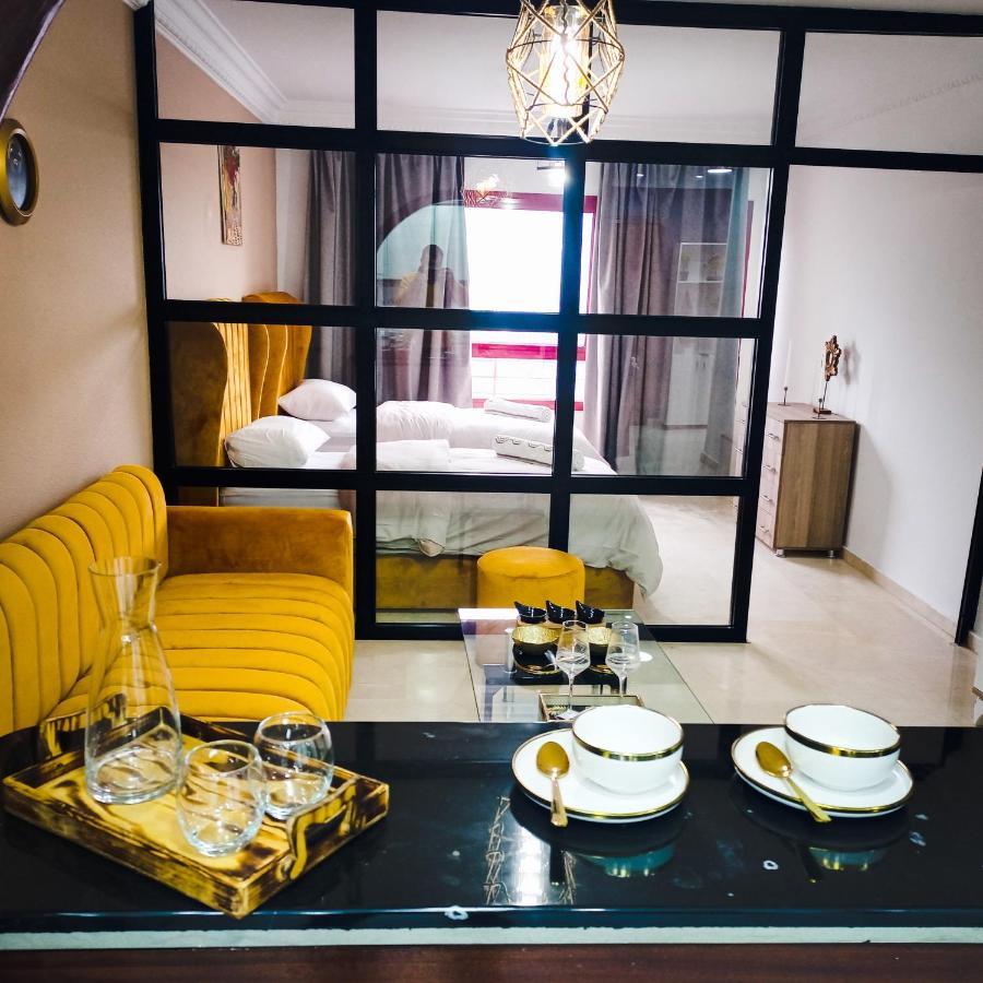 Nouveau Appartement Au Plein Centre-Ville En Face Hilton Tanger Exteriör bild
