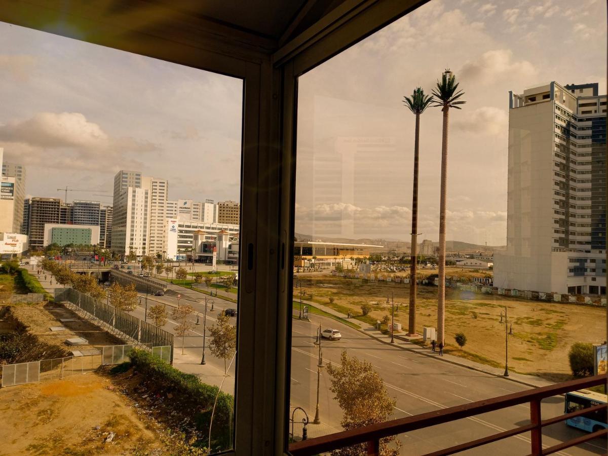 Nouveau Appartement Au Plein Centre-Ville En Face Hilton Tanger Exteriör bild